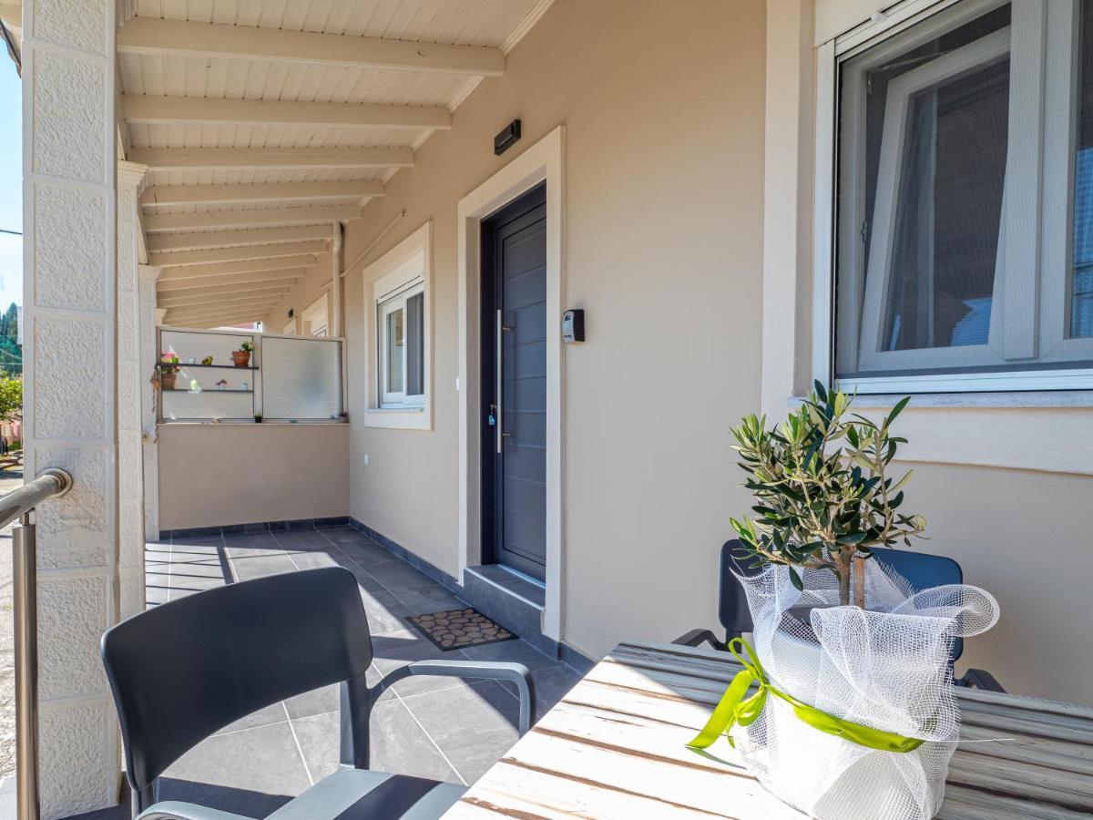 M&K - Maria'S Stylish Apartment Near Alykes Beach Corfu  Buitenkant foto