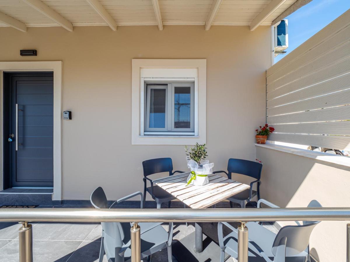M&K - Maria'S Stylish Apartment Near Alykes Beach Corfu  Buitenkant foto