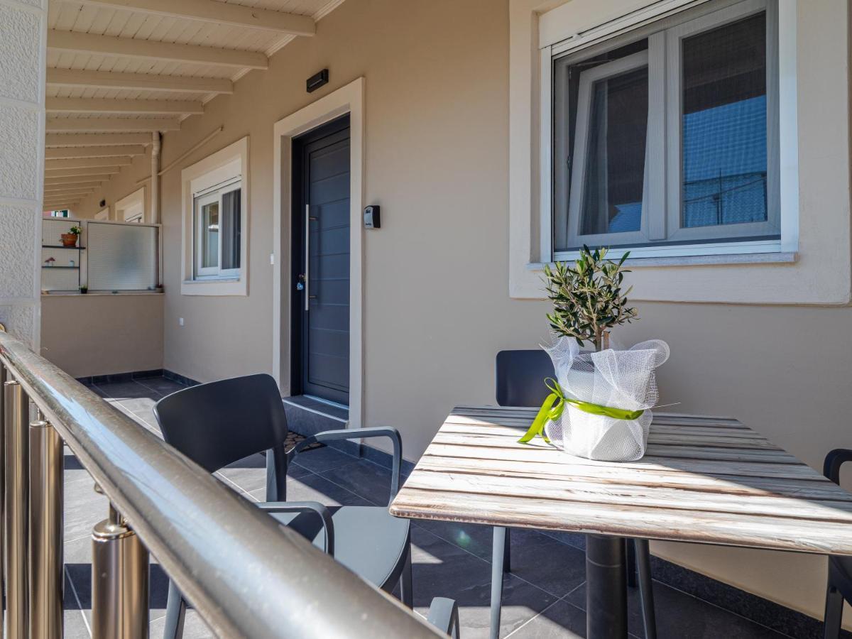 M&K - Maria'S Stylish Apartment Near Alykes Beach Corfu  Buitenkant foto