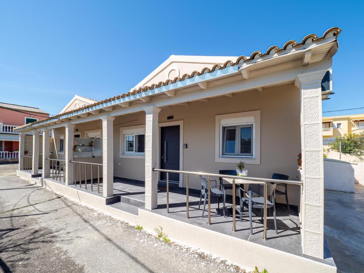 M&K - Maria'S Stylish Apartment Near Alykes Beach Corfu  Buitenkant foto